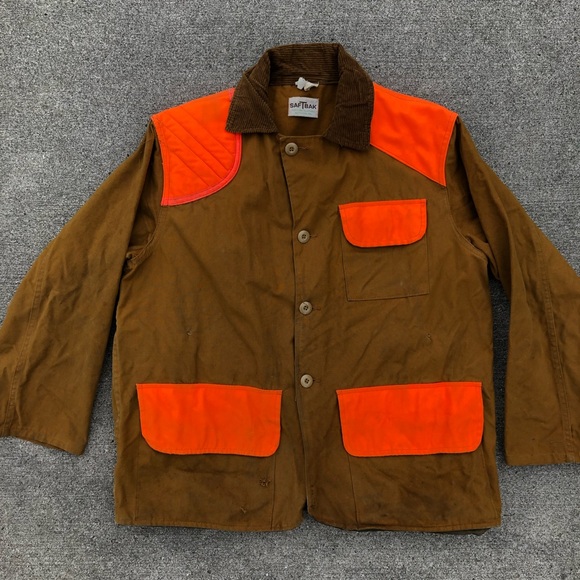 70s SafeTbak hunting/shooting jacket in L
Distressed as shown - Picture 1 of 7
